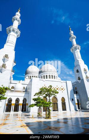 La grande Moschea dello sceicco Zayed, solo, è una moschea situata a solo, Indonesia Foto Stock