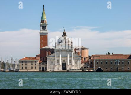 Venezia - 5 settembre 2022: basilica di San Giorgio maggiore, progettata da Andrea Palladio e situata sull'isola di San Giorgio maggiore. Foto Stock