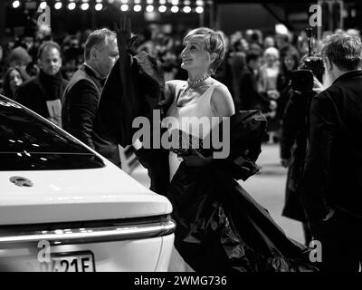 Berlino, Germania, 20 febbraio 2024. L'attrice Sharon Stone arriva al Red carpet. Foto Stock