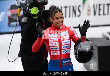 Winterberg, Germania. 25 febbraio 2024. Bob: Campionati del mondo, monoBob, donne, 4° corsa. Melanie Hasler dalla Svizzera supera il traguardo. Crediti: Robert Michael/dpa/Alamy Live News Foto Stock