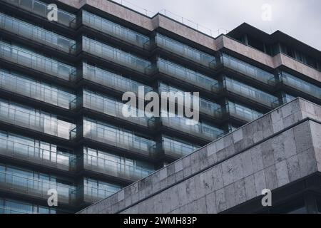 Balconi e finestre dell'Hotel Marriott Budapest Foto Stock