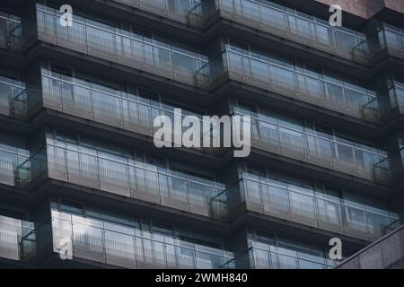 Balconi e finestre dell'Hotel Marriott Budapest Foto Stock