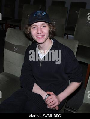 Berlino, Germania. 19 febbraio 2024. L'attore Julius Gause ha registrato il 19.02.2024 al Theater im Palais di Berlino Mitte. © DI XAMAX Credit: XAMAX/dpa/Alamy Live News Foto Stock