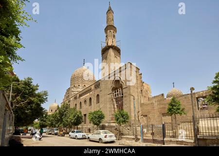 Mausoleo Khanqah del sultano Barsbay nella città dei morti, cimitero settentrionale, Cairo, Egitto Foto Stock