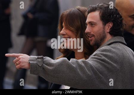 News - GIORGIO ARMANI - FW 24-25 - LE CELEBRITÀ Aaron Taylor-Johnson e Roberta Armani partecipano alla sfilata Giorgio Armani durante la Milano Fashion Week donna Autunno/Inverno 2024-2025 il 25 febbraio 2024 a Milano, Italia. Foto: Cinzia Camela. MILANO via Borgonuovo Italia Copyright: XCinziaxCamelax/xLiveMediax LPN 1251821 Foto Stock