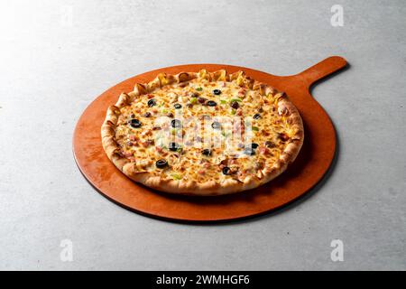 Pizza, bulgogi, pizza, pasticceria, pancetta, crosta di formaggio, formaggio, patate dolci, formaggio cheddar Foto Stock