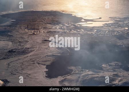 Vista aerea del flusso di lava a Grindavik, Islanda Foto Stock