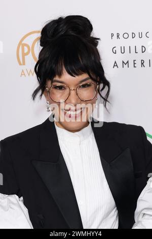 Hollywood, Stati Uniti. 25 febbraio 2024. Ali Wong partecipa al 35° Annual Producers Guild Awards al Ray Dolby Ballroom il 25 febbraio 2024 a Hollywood, California. Foto: Crash/imageSPACE/Sipa USA credito: SIPA USA/Alamy Live News Foto Stock