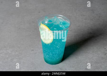 Caffè, pesca, tè freddo, blu, limone, ade, nocciola, caffè, latte, Foto Stock