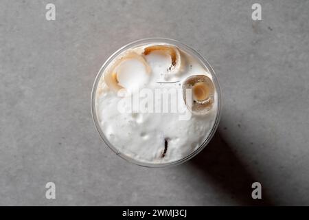 Caffè, pesca, tè freddo, blu, limone, ade, nocciola, caffè, latte, Foto Stock