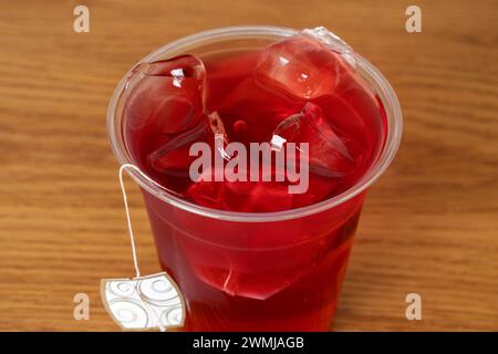 Latte alla vaniglia, crema alla vaniglia, americano, caffè, tè al latte, tè freddo, caffè con latte alle fragole Foto Stock
