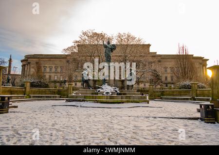 St JohnÕs Garden e St Georges Hall Liverpool nella neve Foto Stock