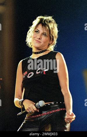 Verona Italia 2000-09-09: Irene grandi, cantante italiana, durante la trasmissione televisiva “Festivalbar 2000” Foto Stock