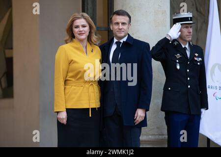 Parigi, Francia, lunedì 26 febbraio 2024, Conferenza di supporto per l'Ucraina, signora Evika Silina, primo ministro della Lettonia, Emmanuel Macron, presidente francese Credit Franc Loock / Alamy Live News Foto Stock