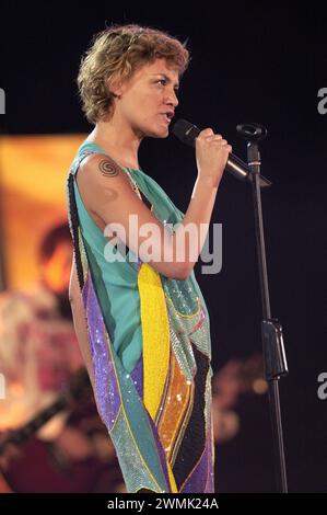 Milano Italia 30-05-2003: Irene grandi, cantante italiana, durante la trasmissione televisiva “Festivalbar 2003” Foto Stock