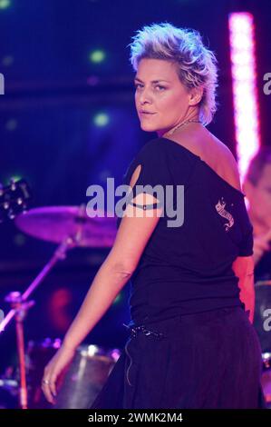 Milano Italia 06/10/2005 : Irene grandi, cantante italiana, durante la trasmissione televisiva “CD Live 2005” Foto Stock