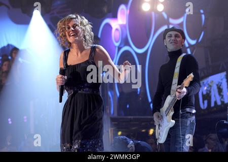 Milano Italia 22/12/2007 : Irene grandi, cantante italiana, durante la trasmissione televisiva “Scalo 76 ” Foto Stock