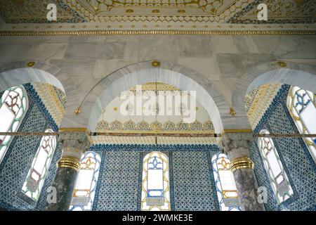 Interni decorati nel Palazzo Topkapi; Istanbul, Turchia Foto Stock