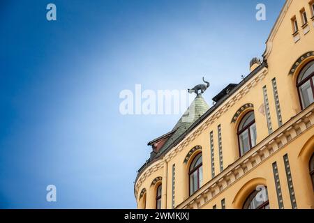 La foto della Cat House è un edificio situato al 10 di Meistaru iela nella città vecchia di riga, la capitale della Lettonia. È stato costruito nel 1909 secondo Foto Stock