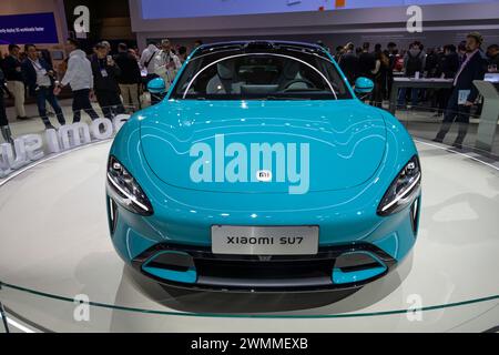 Elektro-Limousine SU7, Xiaomi Messestand, MWC Mobile World Congress, Barcellona, Spanien Foto Stock