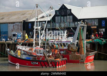 Barche da pesca nel porto, Whitstable, Kent, Regno Unito. Foto Stock