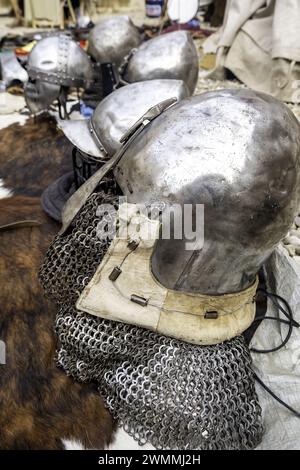 Dettaglio dell'antica protezione per le battaglie medievali, la storia Foto Stock