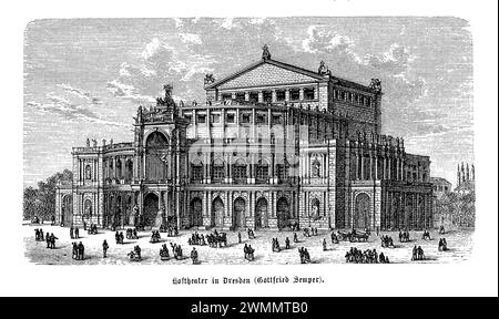 Il Semperoper di Dresda, che prende il nome dal suo architetto Gottfried Semper, è un magnifico teatro dell'opera che si erge come simbolo della resilienza e della ricchezza culturale della città. Ricostruito due volte a causa del fuoco e della distruzione in tempo di guerra, l'edificio attuale, completato nel 1985, riproduce fedelmente il design originale di Semper del 1841, mostrando l'opulenza e la grandezza dello stile revival barocco. L'esterno del Semperoper si distingue per le sue intricate sculture, le grandi colonne e la suggestiva cupola che incorona l'edificio, mentre l'interno vanta sontuose decorazioni, tra cui sontuosi velluti, gil Foto Stock