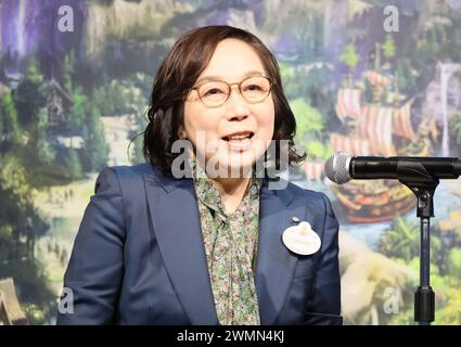 Urayasu, Giappone. 27 febbraio 2024. L'operatore del Tokyo Disney Resort, presidente e CEO di Oriental Land Yumiko Takano, annuncia una panoramica della nuova area di DisneySea 'Fantasy Springs' a Urayasu, nella periferia di Tokyo martedì 27 febbraio 2024, 100 giorni prima dell'apertura delle nuove strutture. Il Fantasy Springs offre tre attrazioni: Frozen Kingdom, Rapunzel's Forest, Peter Pan's Never Land e un hotel di lusso Fantasy Springs Hotel. Credito: Aflo Co Ltd./Alamy Live News Foto Stock