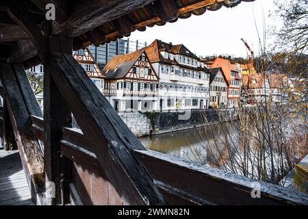 Case gotiche in legno - vista pittoresca della città vecchia di Schwabisch Hall, Germania Foto Stock