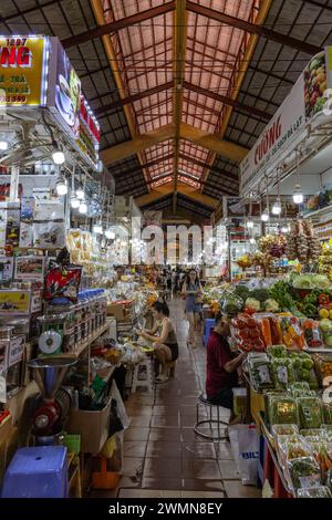 All'interno del mercato di Ben Thanh nella città di ho chi Minh, Saigon. Il mercato è una delle principali attrazioni della città di ho chi Minh. Foto Stock
