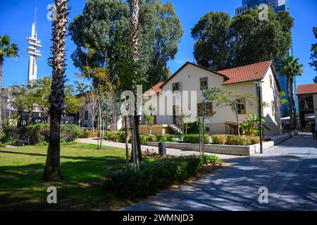 Edifici ricostruiti della colonia dei Templari Sarona, nel centro di Tel Aviv. Questa colonia era la terza colonia dei Templari in Palestina ed era bui Foto Stock