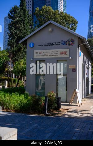 Centro informazioni turistiche in un edificio ricostruito della colonia dei Templari Sarona, nel centro di Tel Aviv. Questa colonia era la terza colonia della T Foto Stock