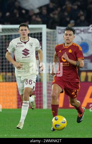 Foto Fabrizio Corradetti/LaPresse 26 febbraio 2024 Roma, Italia - AS Roma vs Torino FC - Campionato italiano di calcio serie A TIM 2023/2024 - Stadio Olimpico. Nella foto: Paulo Dybala (AS Roma); 26 febbraio 2024 Roma, Italia - AS Roma vs Torino FC - Campionato Italiano di calcio serie A 2023/2024 - Stadio Olimpico. Nella foto: Paulo Dybala (COME Roma); Foto Stock