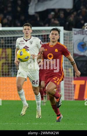 Foto Fabrizio Corradetti/LaPresse 26 febbraio 2024 Roma, Italia - AS Roma vs Torino FC - Campionato italiano di calcio serie A TIM 2023/2024 - Stadio Olimpico. Nella foto: Paulo Dybala (AS Roma); 26 febbraio 2024 Roma, Italia - AS Roma vs Torino FC - Campionato Italiano di calcio serie A 2023/2024 - Stadio Olimpico. Nella foto: Paulo Dybala (COME Roma); Foto Stock