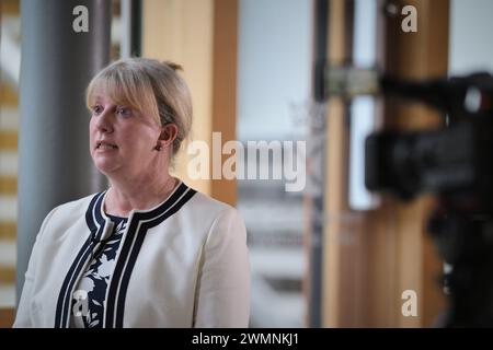 Edimburgo Scozia, Regno Unito 27 febbraio 2024. Vice primo ministro e segretario di gabinetto per le finanze Shona Robison MSP al Parlamento scozzese. credito sst/alamy notizie in diretta Foto Stock