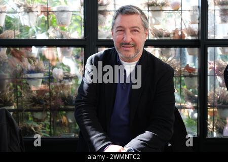 Madrid, Spagna. 27 febbraio 2024. Lo chef Joan Roca posa durante la presentazione del libro, CUCINARE IL MEDITERRANEO a Madrid. 27 febbraio 2024 Spagna (foto di Oscar Gonzalez/Sipa USA) (foto di Oscar Gonzalez/Sipa USA) credito: SIPA USA/Alamy Live News Foto Stock