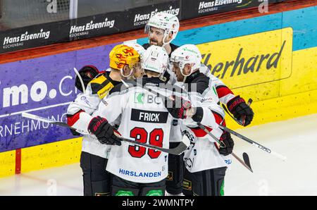 EHC Kloten - Losanna HC, Stimo Arena, National League NL, stagione regolare: Stürmer #23 Robin Kovacs (Losanna) trifft in der 23. Spielminute zum 0:2. Foto Stock