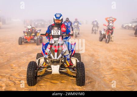 Al Dhannah, Emirati Arabi Unis. 27 febbraio 2024. 172 WISNIEWSKI Kamil (POL), Yamaha YFM 700R Raptor, FIM W2RC, ambiance durante la fase 1 dell'Abu Dhabi Desert Challenge 2024, il 27 febbraio 2024 ad al Dhannah, Emirati Arabi Uniti - Photo Bastien Roux/DPPI Credit: DPPI Media/Alamy Live News Foto Stock