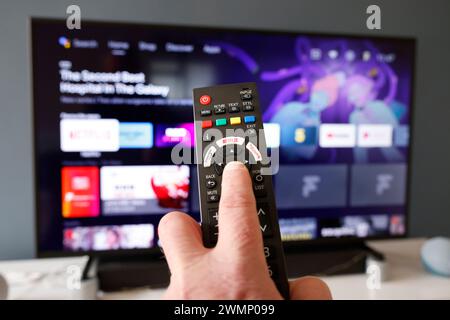 Telecomando TV, TV Panasonic, TV in streaming, Home Entertainment. - 27 febbraio 2024 foto di Andrew Higgins/Thousand Word Media Ltd © Thousand W Foto Stock
