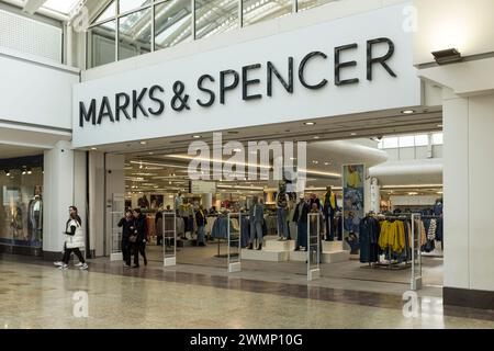 Ingresso al negozio Marks & Spencer presso il Mall Cribbs Causeway, Bristol, Regno Unito Foto Stock