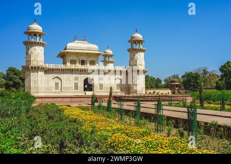 Tomba di Itimad ud Daulah, alias Baby Taj, situata ad agra, india Foto Stock