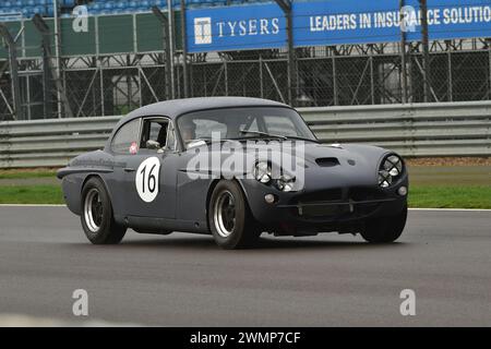 David Lloyd, Jensen CV8, primo appuntamento nel 1952 il Pomeroy Trophy presenta vetture di ogni epoca e tipo, è il Vintage Sports Car Club, VSCC, primo tr Foto Stock