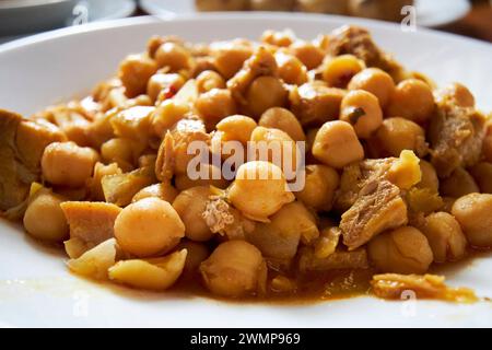 Stufato di ceci delle canarie garbanzada canaria Yaiza, Lanzarote, Isole Canarie, spagna noto anche come ropa vieja (vecchia corda). Foto Stock