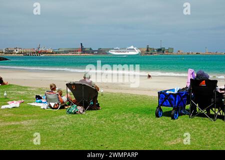 Nave da crociera Oceania Regatta a Port Geraldton da Town Beach Geraldton Australia Western Australia Coral Coast Foto Stock