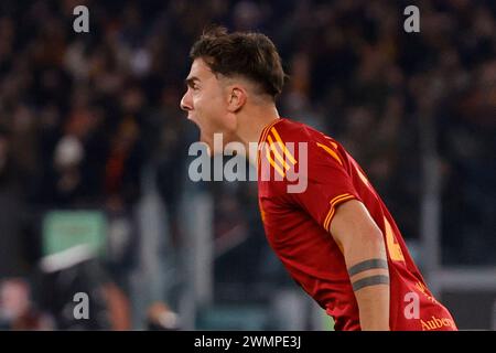 Paulo Dybala di Roma festeggia dopo aver segnato il suo secondo gol durante la partita di calcio DI serie A COME Roma - Torino FC Stadio Olimpico il 25 febbraio 2024 a Roma. Foto Stock