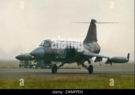 - Aeronautica militare Italiana, caccia F 104 Starfighter (1996) - Aeronautica militare Italiana, caccia F 104 Starfighter (1996) Foto Stock