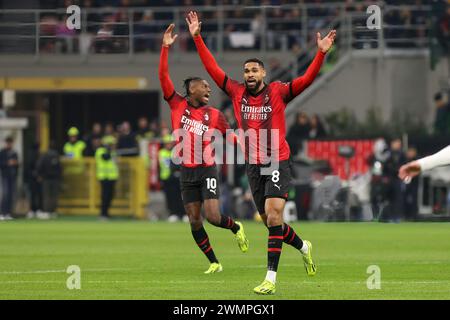 Milano, Italia. 25 febbraio 2024. Italia, Milano, febbraio 25 2024: Ruben Loftus Cheek (AC Milan) sconvolto per la convocazione dell'arbitro nel primo tempo durante la partita di calcio AC Milan vs Atalanta BC, giorno 26 serie A 2023-2024 Stadio San Siro (foto di Fabrizio Andrea Bertani/Pacific Press/Sipa USA) crediti: SIPA USA/Alamy Live News Foto Stock