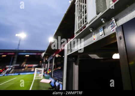 Luton, Regno Unito. 25 febbraio 2024. Una veduta generale del Manchester City adesivi all'interno dello stadio Kenilworth Road prima del Luton Town FC vs Manchester City FC Emirates fa Cup 5 ° round match a Kenilworth Road, Luton, Inghilterra, Regno Unito il 27 febbraio 2024 Credit: Every Second Media/Alamy Live News Foto Stock