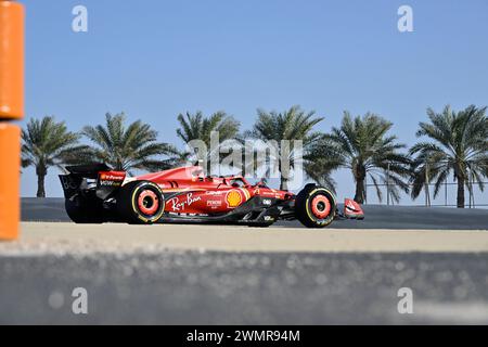 Sakhir, Bahrein. 22 febbraio 2024. BAHRAIN, Sakhir, 22 febbraio: N. 55, Carlos SAINZ Jr., ESP, team Scuderia Ferrari, SF-24 durante il secondo giorno dei test di F1 al Bahrain International Circuit il 22 febbraio 2024 in Bahrain, test pre-stagione di Formula 1, foto e copyright Jerry ANDRE/ATP Images (ANDRE Jerry/ATP/SPP) crediti: SPP Sport Press Photo. /Alamy Live News Foto Stock