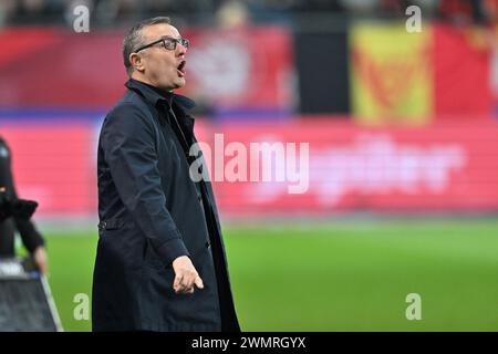 Lovanio, Belgio. 27 febbraio 2024. Il capo-allenatore belga Ives Serneels, nella foto, durante una partita di calcio tra la nazionale belga femminile, i Red Flames e l'Ungheria, la partita di ritorno nelle partite di promozione e retrocessione della UEFA Women's Nations League 2023-2024 Liga A, martedì 27 febbraio 2024, a Heverlee, Lovanio. Il Belgio ha vinto la partita di andata con un punteggio di 1-5. BELGA PHOTO DAVID CATRY credito: Belga News Agency/Alamy Live News Foto Stock